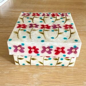 Floral Mother of Pearl Inlaid Floral Trinket Box